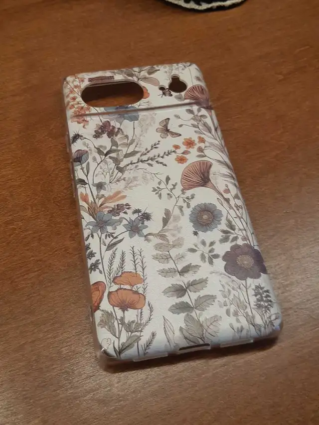 Google Pixel 6 Floral Pattern Phone Case in Cell Phone Accessories in Calgary - Image 2
