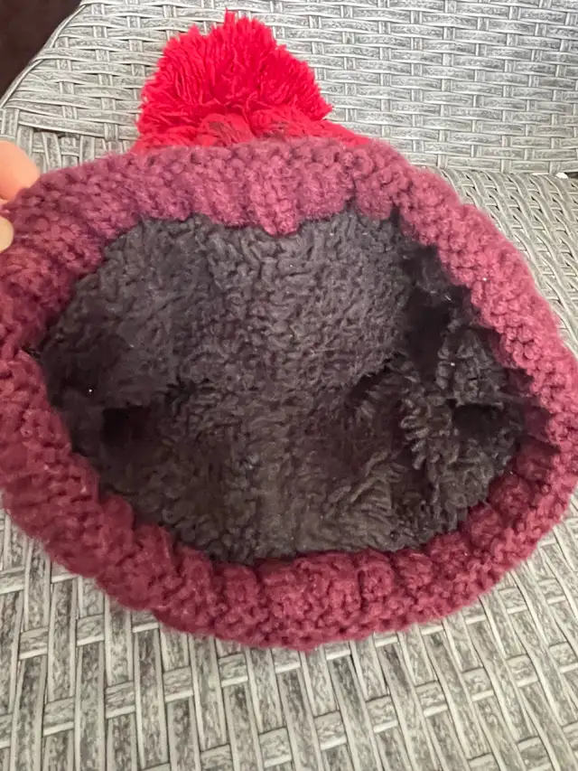 Thinsulate toque in Women's - Other in Calgary - Image 3
