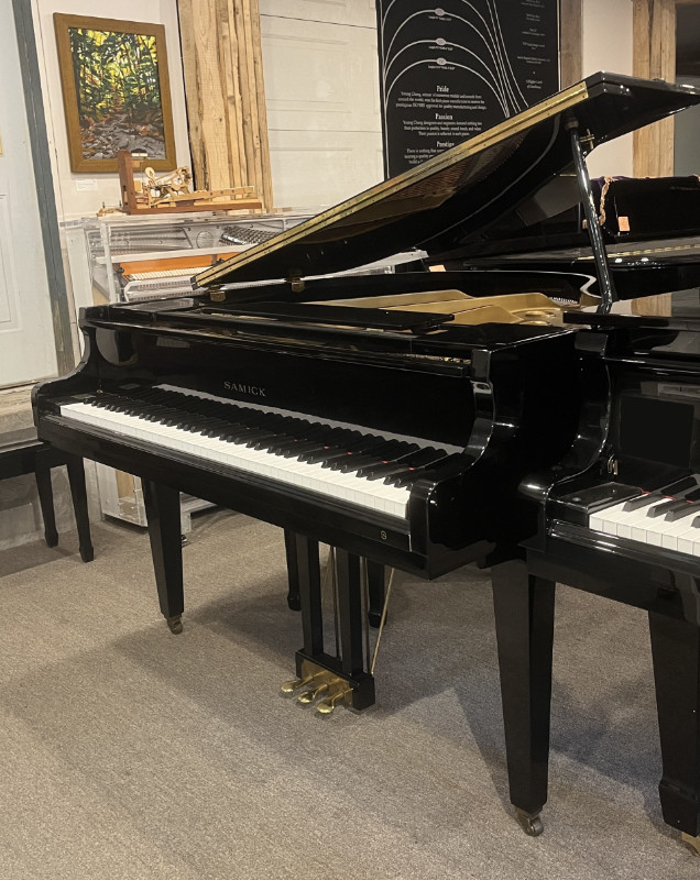 Petit piano à queue Samick 4'8"  chez Bessette dans Pianos et claviers  à Ouest de l’Île - Image 2