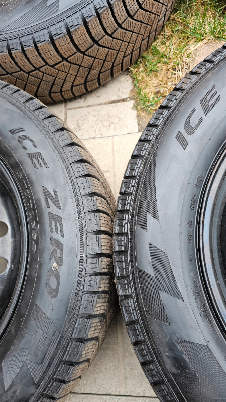 235/65/18 Pirelli winter tires 90% tread with steel rims 5x114.3 in Tires & Rims in Markham / York Region - Image 3