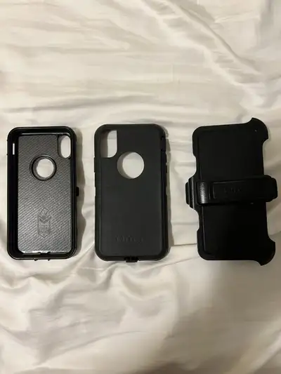 Used OtterBox case for sell. For IPhone X & XS. Including holster belt clip. Clean and excellent sha...