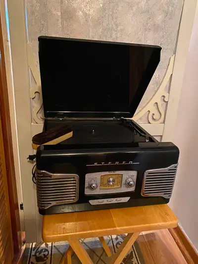 Retro Stereo / Record Player, View more