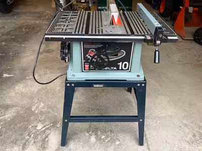 Delta 10 inch table saw with stand