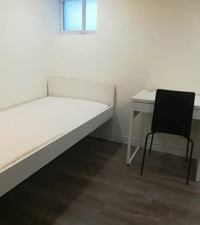 Bloor, @ Ossington TTC, Private Basement room rental-2Min to TTC