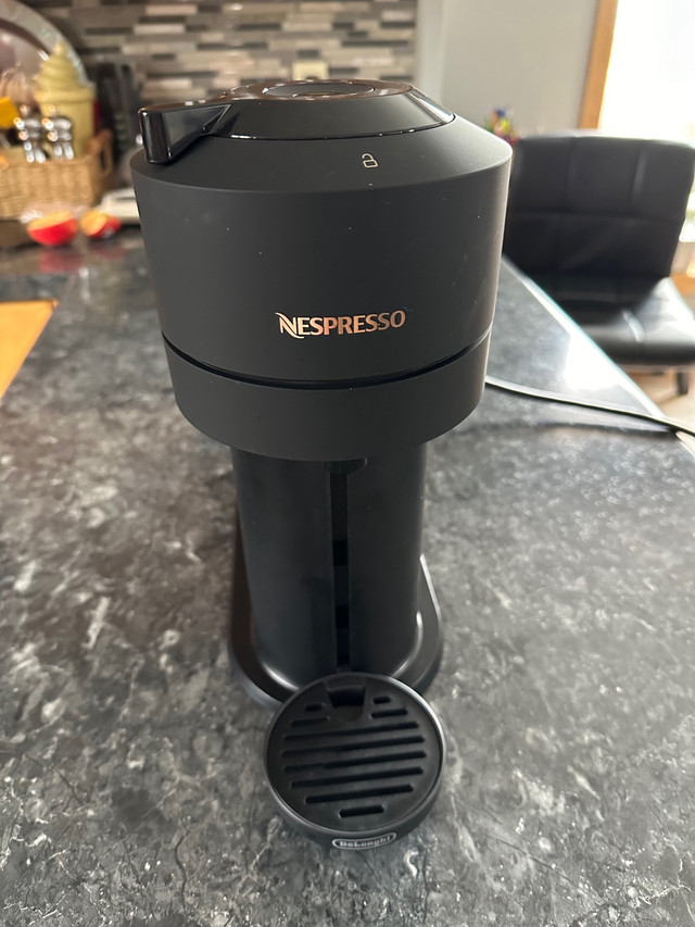 Nespresso Vertuo Coffee and Espresso machine in Coffee Makers in New Glasgow - Image 2