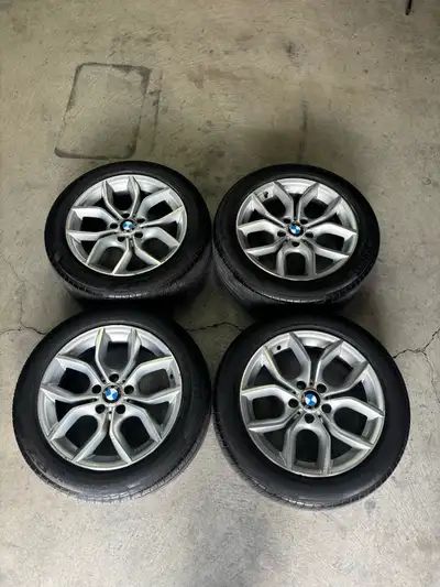 Selling a set of Oem bmw wheels. 5x120 bolt pattern 72.6 hub bore 18x8 43 offset No bends or cracks,...