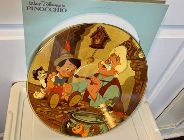 Rare Walt Disney Picture Disc Lot : Pinocchio Snow White in Arts & Collectibles in Burnaby/New Westminster - Image 2