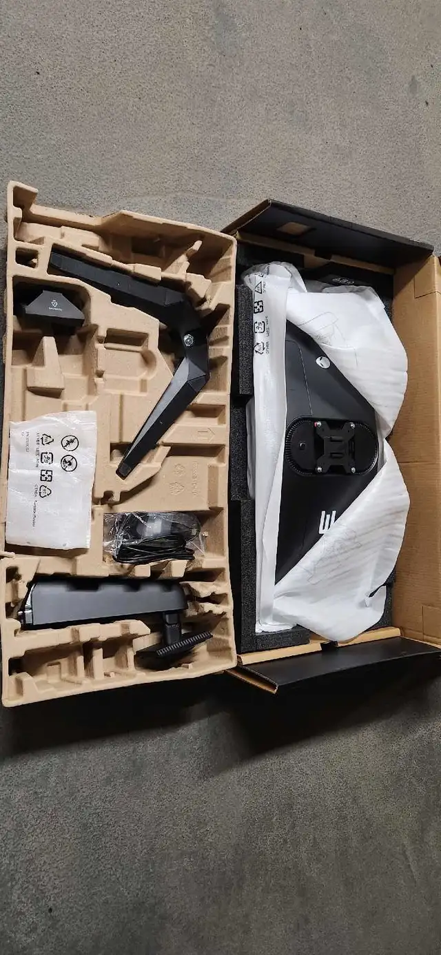 Alienware AW3423DWF in Monitors in City of Montréal - Image 5