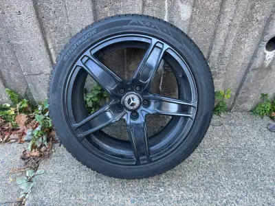 18-inch alloy wheels with Hankook Winter I-cept evo2 tires. Set of 4. Used only 1 winter - they came...