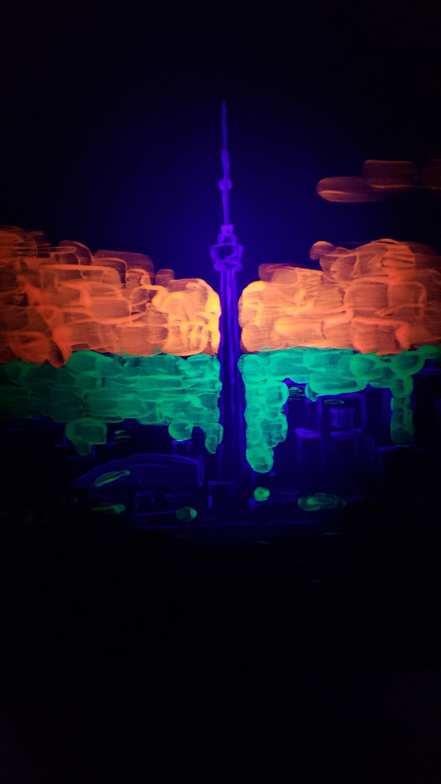 Neon Toronto skyline  in Hobbies & Crafts in Kitchener / Waterloo - Image 2