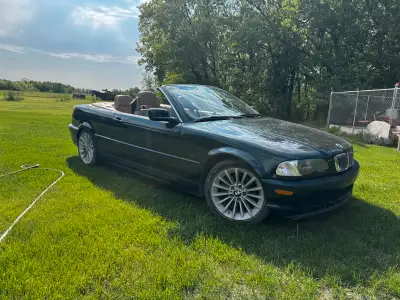 Selling A 2002 BMW series 3 325 ci convertible it’s an American car, everything works runs and drive...