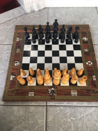 Antique chess board & pieces.16”x16”. King 4.5”.
