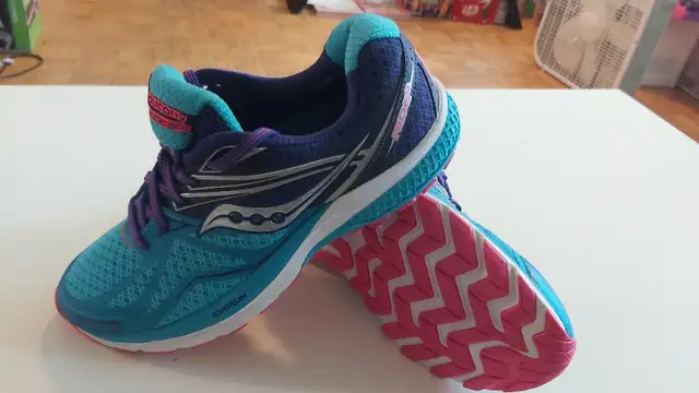 SAUCONY running shoes size 10W new never worn only 89$ in Women's - Shoes in Edmonton - Image 3