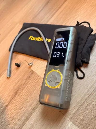 - Battery Powered - 4 preset inflation models (cars, motorcycles, (bikes, balls) - Powerful battery...