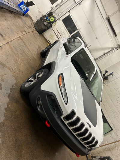 2016 jeep Cherokee trial hawk