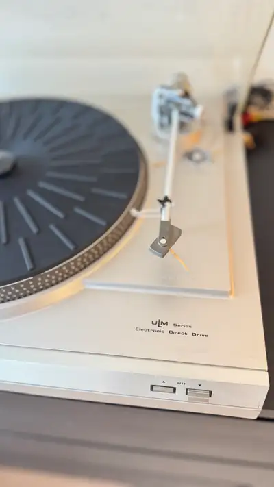Vintage Dual 607 Direct-Drive Turntable Fully, View more