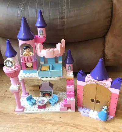 Not a full set as photo shows,It's missing blankets,a piece black,and Cinderella figure. Comes with...