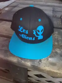 Les aliens cap hat