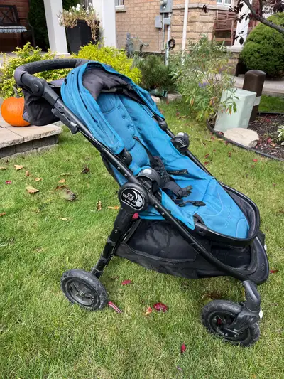 City Select - City Versa GT Blue seat with cup holders and pocket attachment Stroller used for my 2...