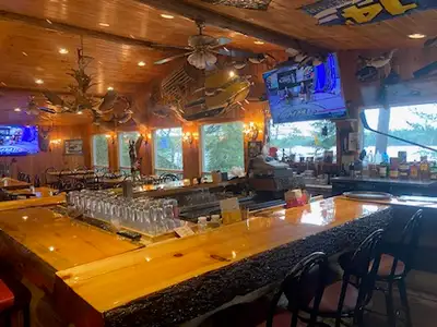 Cook, Bartender, Maintenance Man, to work by Lake of the Woods, View more