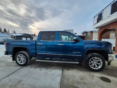 2018 GMC Sierra 1500 Power window Power seats 4x4 Bluetooth CD player Very clean in and out NO RUST...