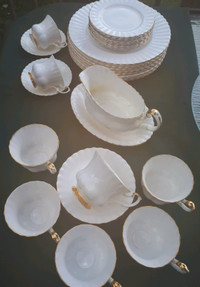 Royal Albert Val D'or English Bone China 22kt. gold trim