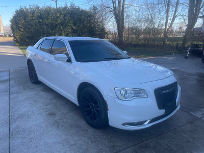 2017 Chrysler 300