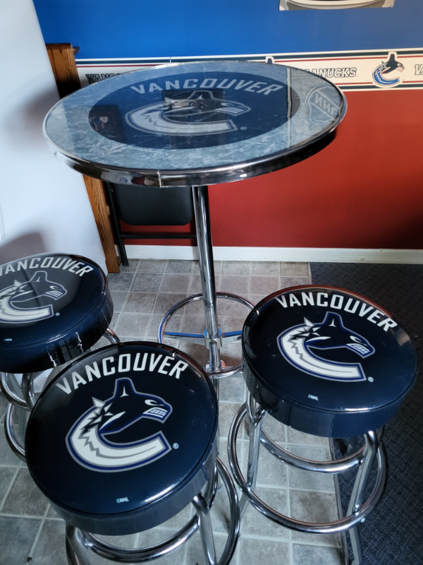 Canucks Pub Table in Other Tables in Parksville / Qualicum Beach