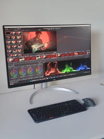ÉCRAN 4K- LG UltraFine 32 pouce 32UP83A, View more