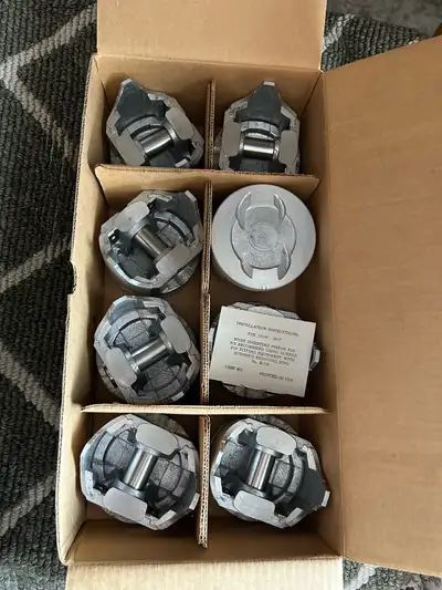 TRIPLEX L2204NF PISTONS, SET OF 8, STANDARD SIZE. FITS 1966–78 CHRYSLER 440CU V8 ENGINES WITH 4.32”...