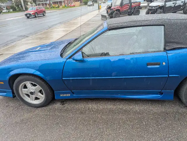 1991 Chevy Camaro Z28 in Classic Cars in Peterborough - Image 4