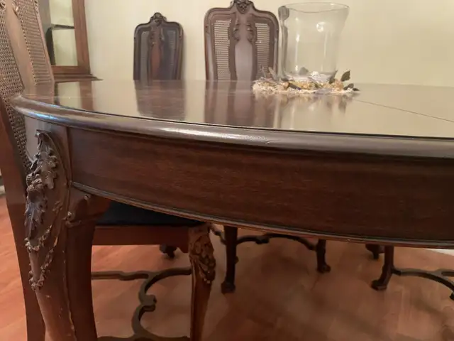 Antique mahogany dining room table with chairs in Dining Tables & Sets in City of Toronto - Image 4