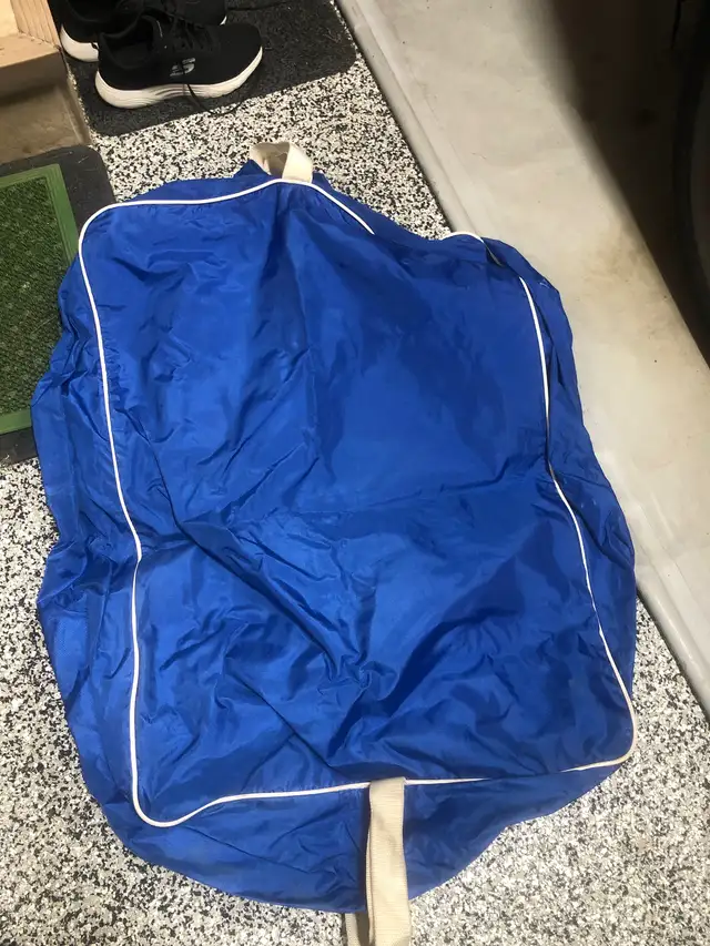 Sports bags in Other in Winnipeg - Image 4