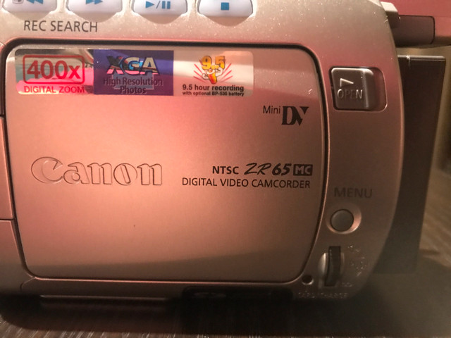 Canon - ZR65 ZR 65 MC MiniDv Stereo NTSC Camcorder in Cameras & Camcorders in Burnaby/New Westminster - Image 2