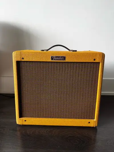 (Reduced price) Fender Blue Junior Lacquered Tweed, View more