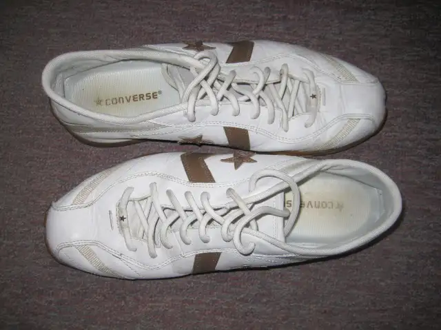 Converse Leather White/Gold Indoor Soccer Shoes Men's Size 11 in Men's Shoes in Oakville / Halton Region - Image 6