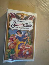 Walt Disney Snow White and the seven Dwarfs VHS Tape