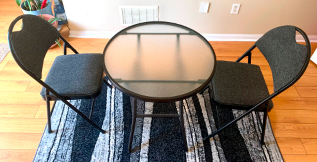 BRAND NEW GLASS BISTRO TABLE WITH 2 CHAIRS in Other Tables in Oshawa / Durham Region