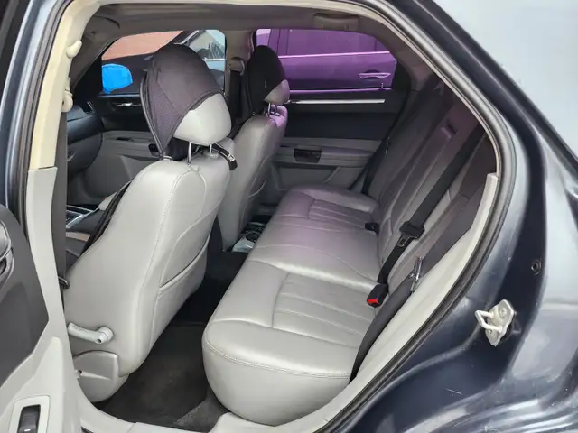 2007 Chrysler 300C HEMI 5.7L Certified in Cars & Trucks in Markham / York Region - Image 6