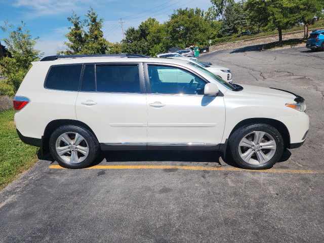 2013 Highlander For Sale in Cars & Trucks in Oakville / Halton Region