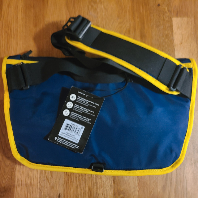 Timbuk2 Catapult Sling Messenger Bag RARE COLOUR BRAND NEW in Other in City of Toronto - Image 3