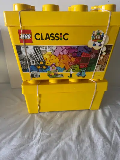 TWO AUTHENTIC, GENUINE LEGOS IN BULK, AHUNTSIC PET, SMOKE, DUST FREE, CLEAN LEGOS, GOOD TO GO AND ST...