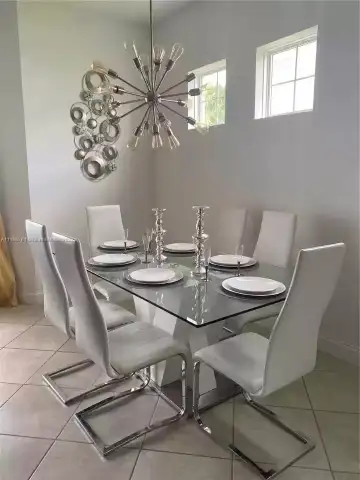 Luxury 5 bedrooms 14 people Orlando Florida, View more