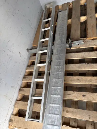 Ramp and Receiver carrier for dirtbike. Good condition.