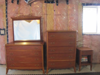 VINTAGE Solid Wood Bedroom Set (MirrorDresser, Chest, End Table)