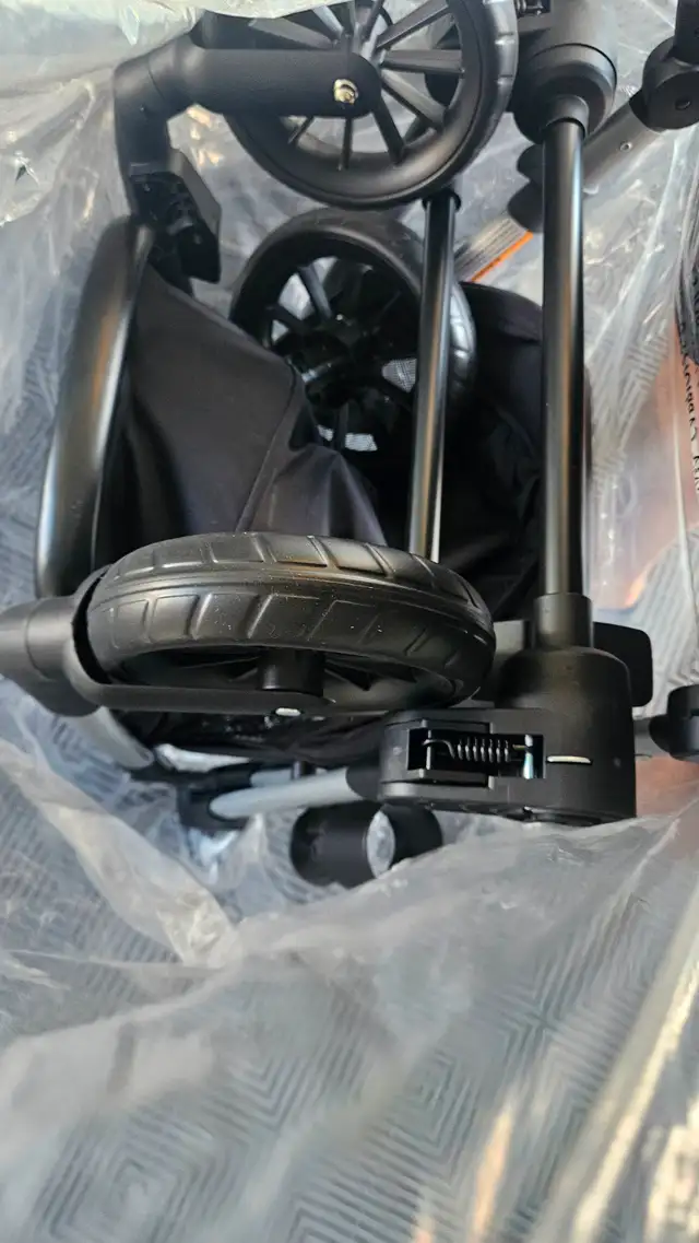 Evenflo Pivot Xpand Modular Travel System Stroller with SafeMax in Strollers, Carriers & Car Seats in Edmonton - Image 5
