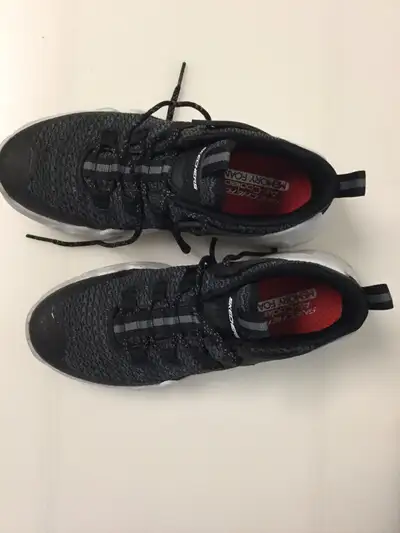 Chaussures Skechers noires, View more