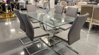Table + 6 chaises gris a 1499.99$ ! Financement 0%