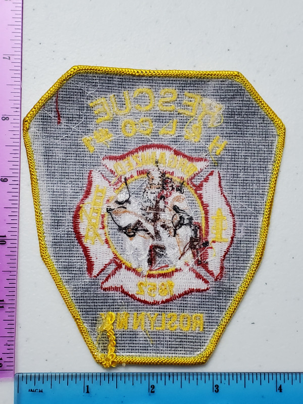 Roslyn New York hydrant ladder company #1 fire department badge in Arts & Collectibles in City of Toronto - Image 2