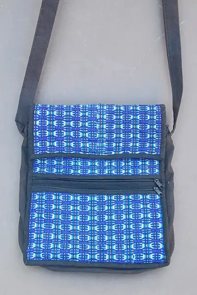 Central/S. American Blue med. shoulder Carry Bag / Pouch /Purse, View more